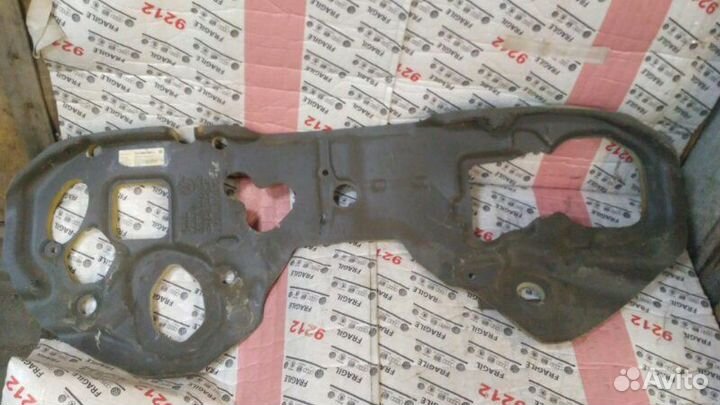 Шумоизоляция моторного отсека Porsche Cayenne 4.5