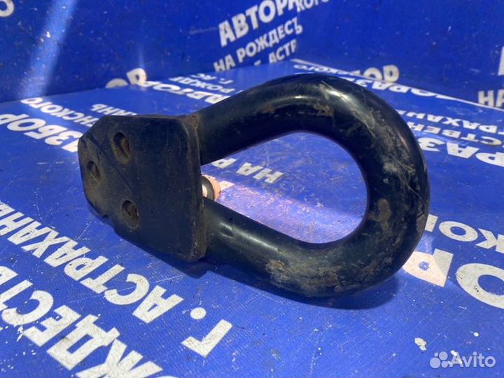 Буксировочный крюк Ford F350 пикап 2005