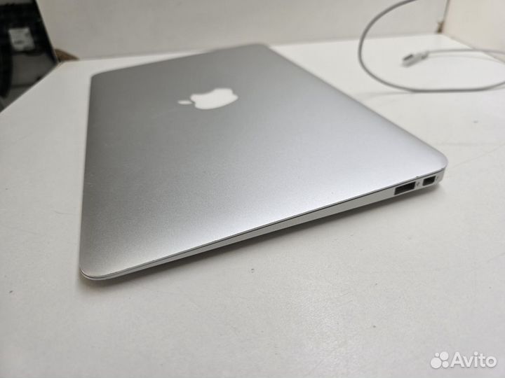 Ноутбук Apple Macbook Air A1370
