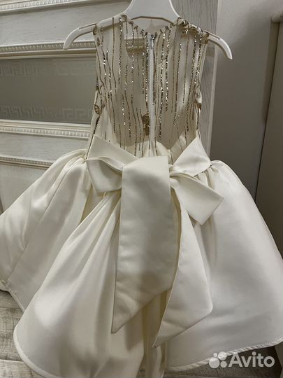 Платье праздничное 98