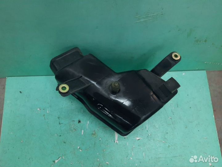 Резонатор воздушного фильтра Nissan Teana J31