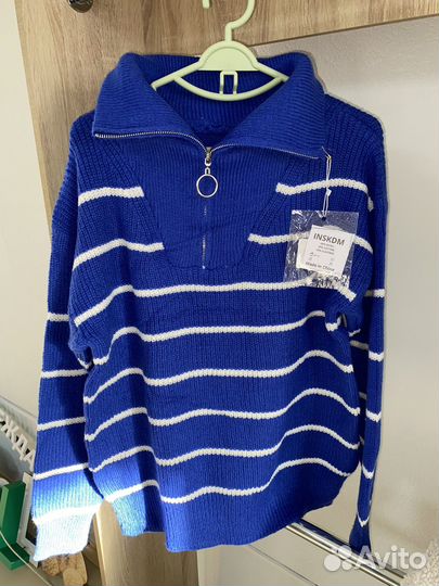 Свитер в полоску женский