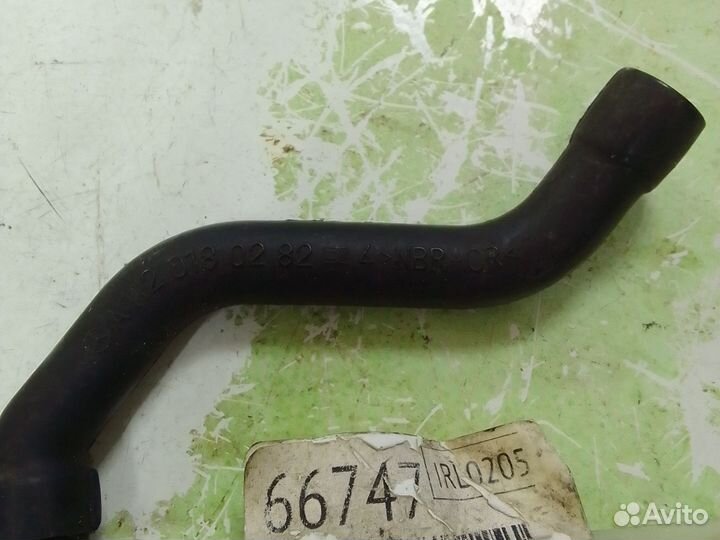 Патрубок вент карт газов Mercedes-Benz E-Class