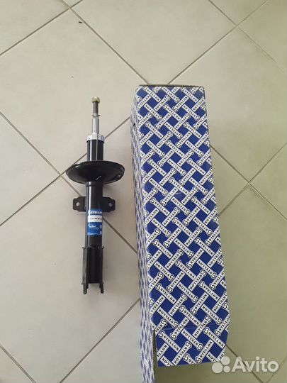 Амортизатор передний Renault duster