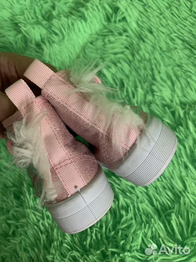 Кроссовки для девочки 20 размер