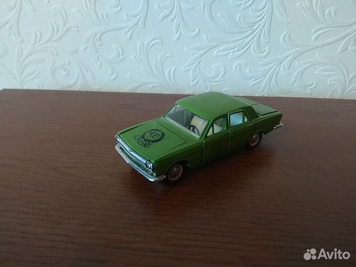 Газ 24. Редкая. Модель 1:43. ussr. 400 лет Саратов