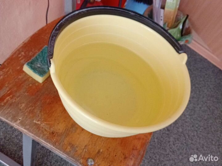 Таз пластмассовый, тряпка в подарок