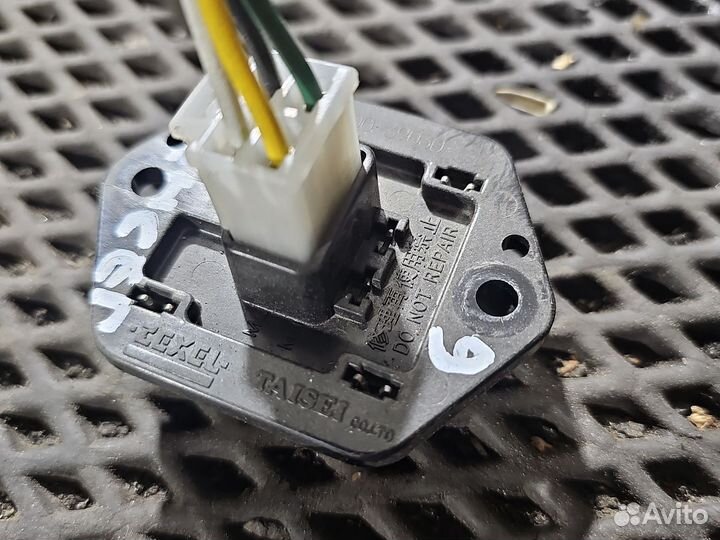 Резистор печки митсубиси лансер 9