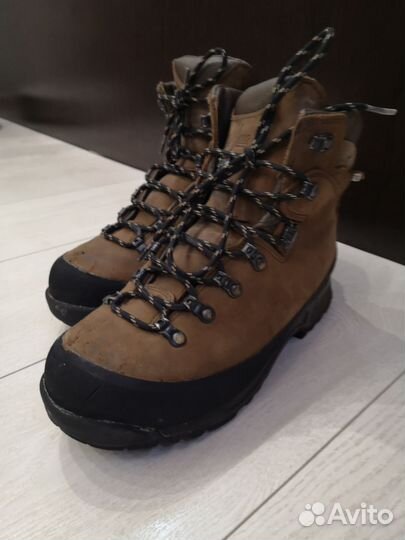 Ботинки треккинговые Lomer