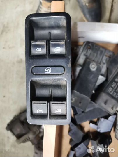 Блок стеклоподъемника Фольксваген Поло