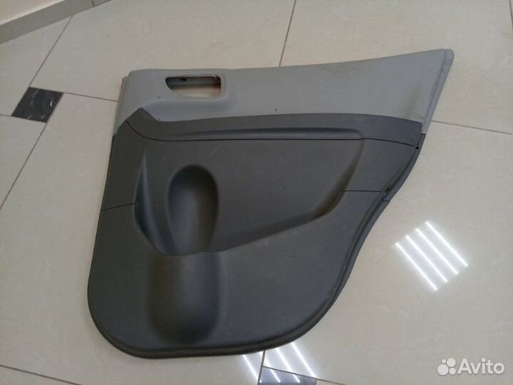 Обшивка двери задняя правая Hyundai Santa Fe SM