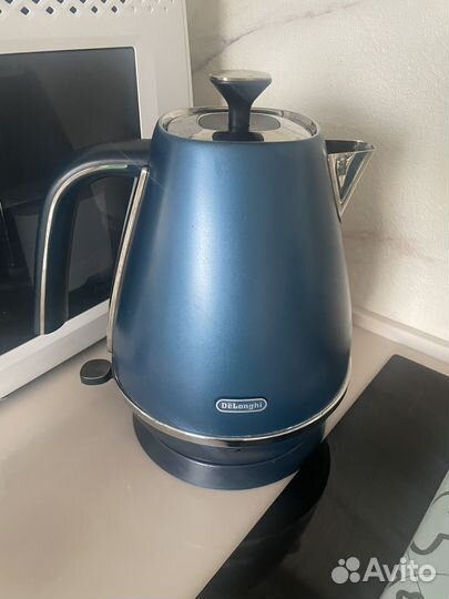 Чайник и тостер Delonghi