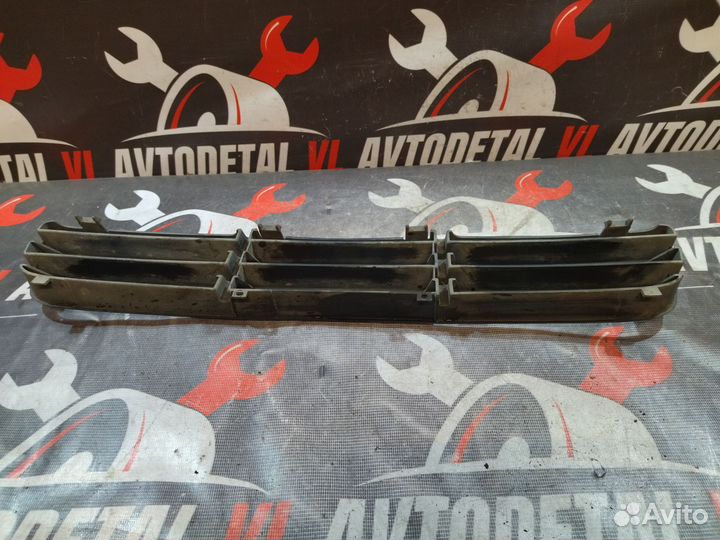Решетка бампера нижняя Volkswagen jetta 4