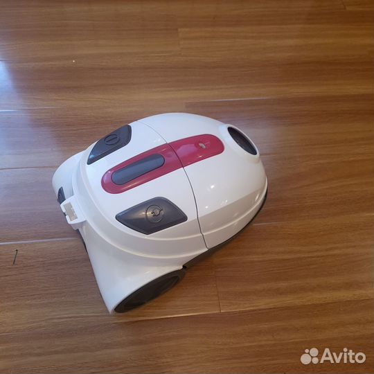 Пылесос Supra VCS-1400