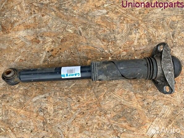 Toyota Camry V70 Стойка амортизатора задняя