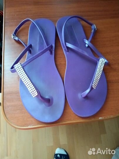 Сандалии.38р