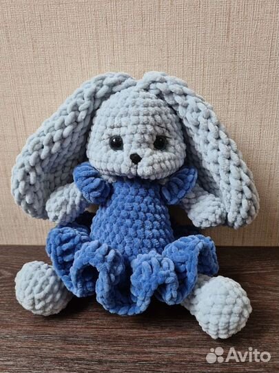 Плюшевый заяц вязаный / игрушка плюшевая