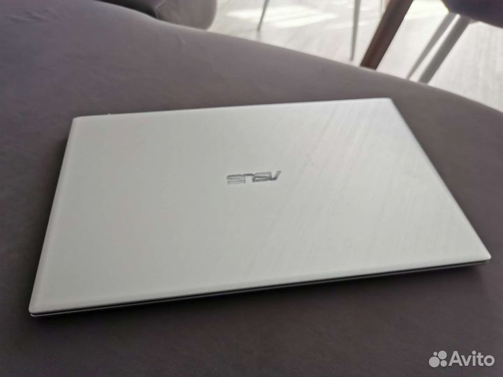 Ноутбук Asus 17.3