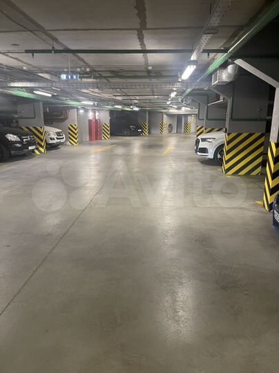 Машиноместо, 12 м²