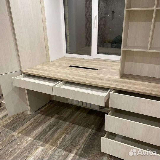 Рабочий стол для школьника