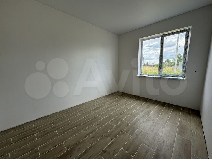 Коттедж 92 м² на участке 8 сот.