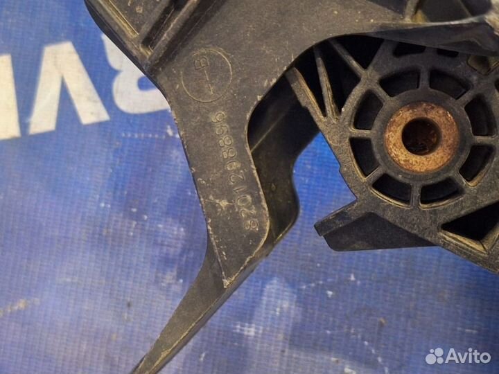 Педаль сцепления Renault Sandero