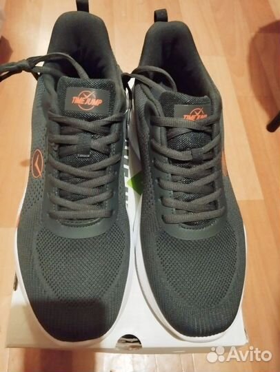 Новые кроссовки