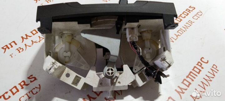 Блок управления климат-контролем Mazda 3 Bk седан