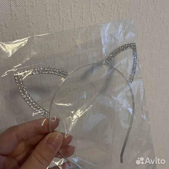Ободок с ушками стразы новый