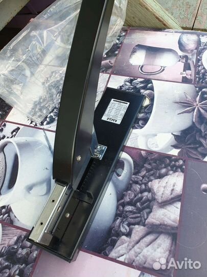 Степлер канцелярский на 200 л