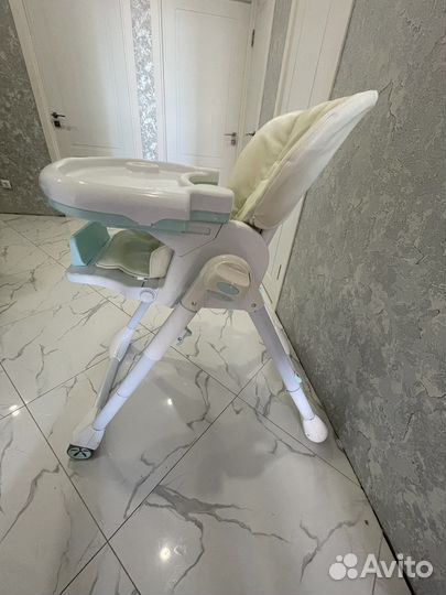 Детский стульчик для кормления