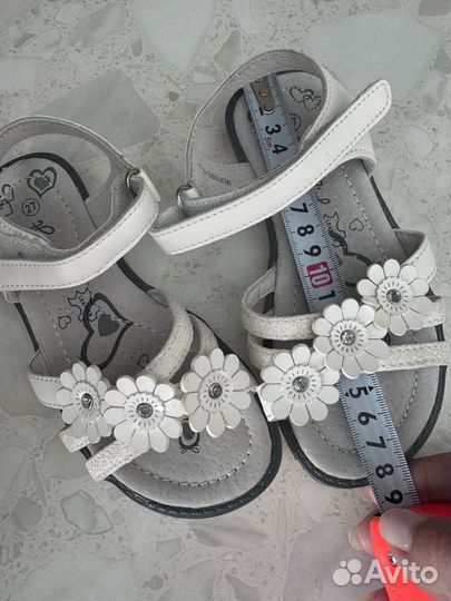 Сандалии для девочки