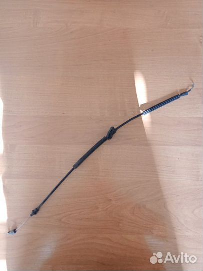 Трос открывания двери передний Volkswagen Passat