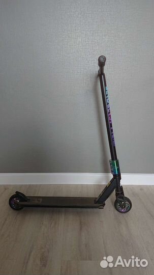 Трюковой самокат reaction