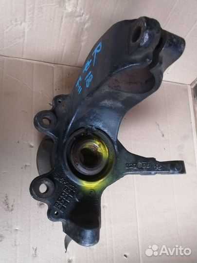 Ступица передняя правая Ford Focus 2 Ш/О 18