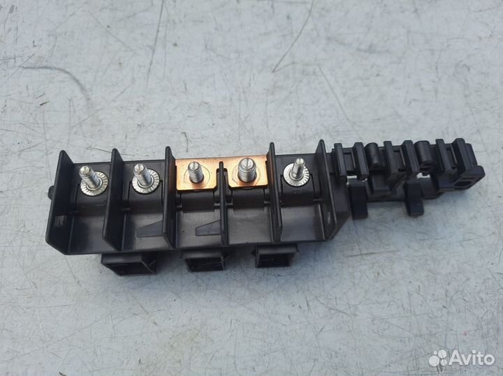 Блок предохранителей Фольксваген Пассат Б5