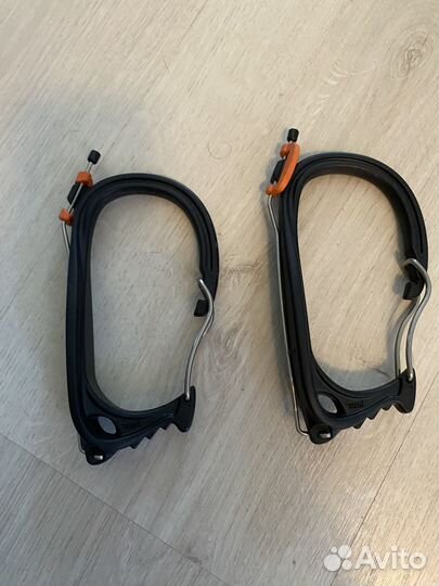 Карабины для развески снаряжения Petzl caritool