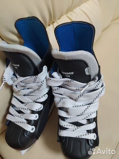 Коньки хоккейные