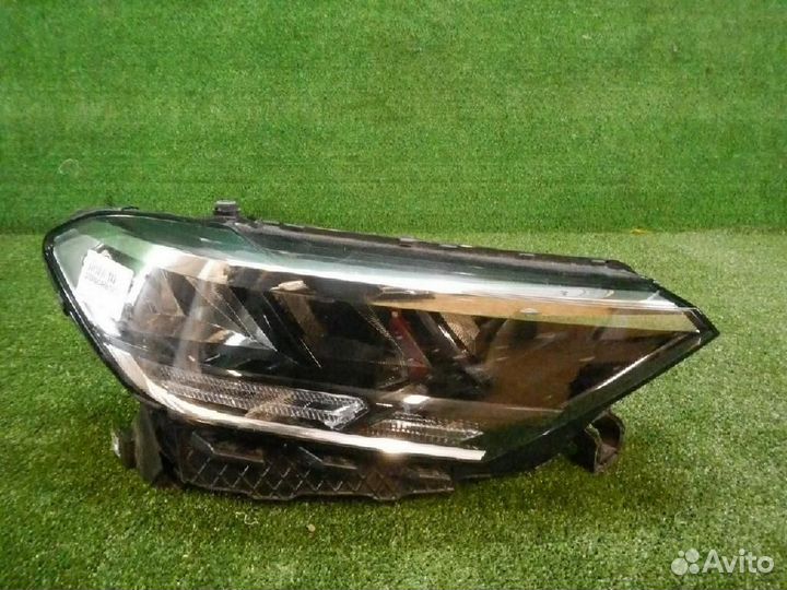 Фара правая Volkswagen Polo
