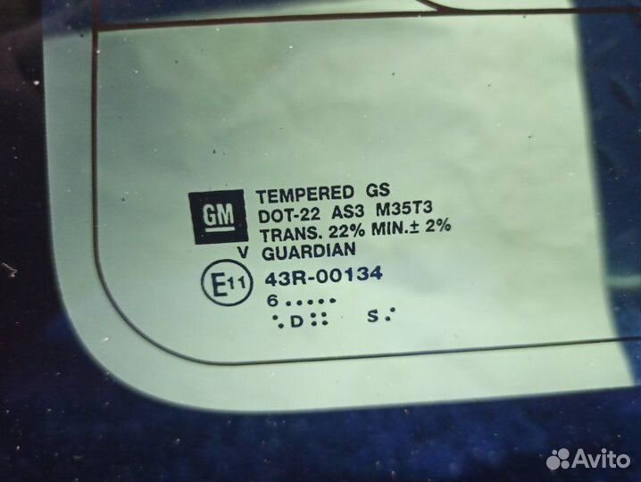 Стекло кузова правое Cadillac Escalade 3