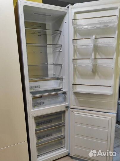 Холодильник Midea