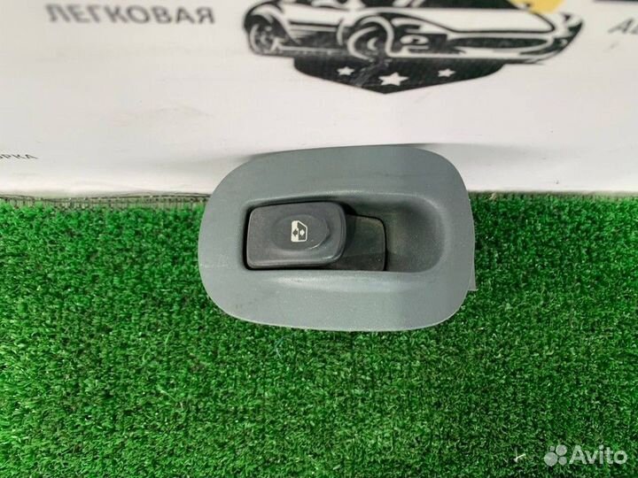 Блок управления стеклоподъемниками Renault Megane