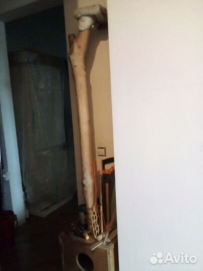 Домик и дерево с лежанкой для кошки