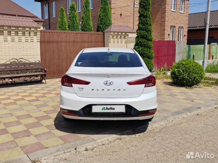 Hyundai Elantra, 2019