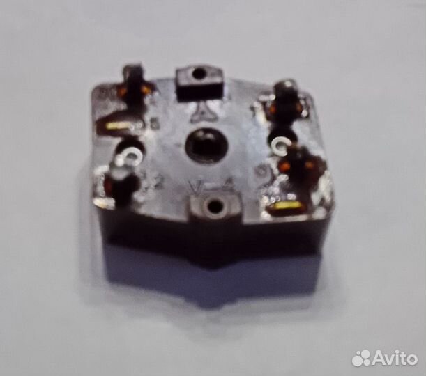 Сетевой выключатель от усилителя Strato 9009