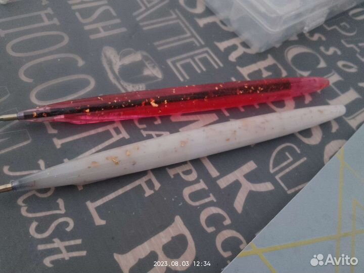 Синяя ручка из эпоксидной смолы