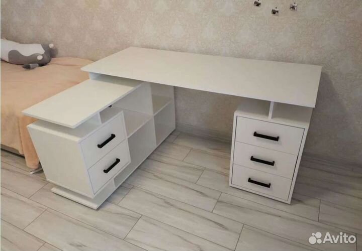 Компьютерный стол скму 3