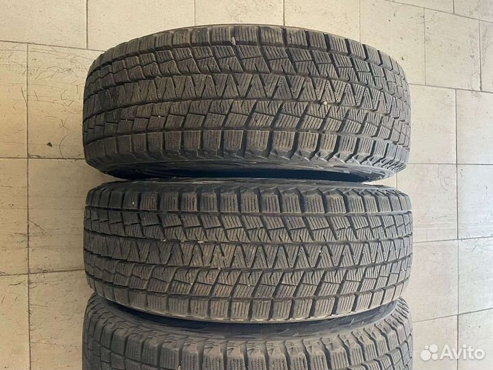 Bridgestone Blizzak DM-V2 215/65 R16