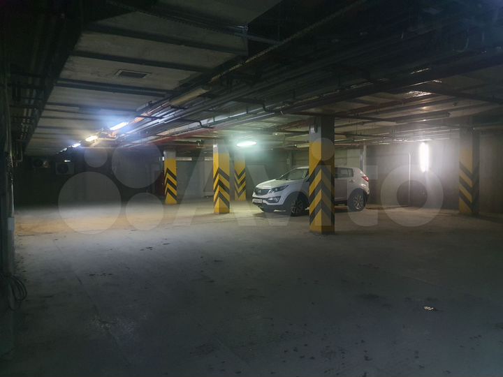 Машиноместо, 18 м²