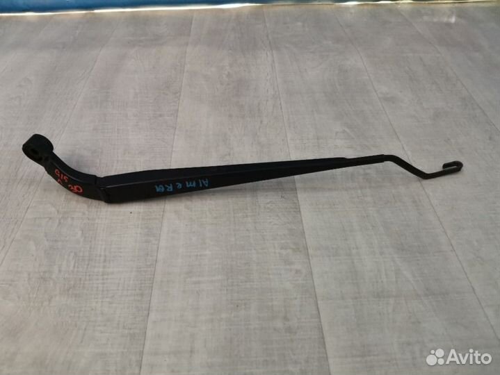 Поводок стеклоочистителя передний левый Nissan